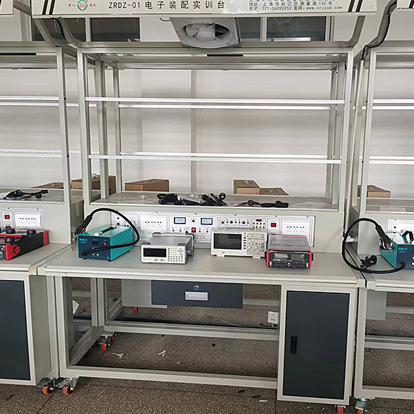 電工實(shí)驗臺介紹文案(圖1) 電工實(shí)驗臺介紹文案(圖1)